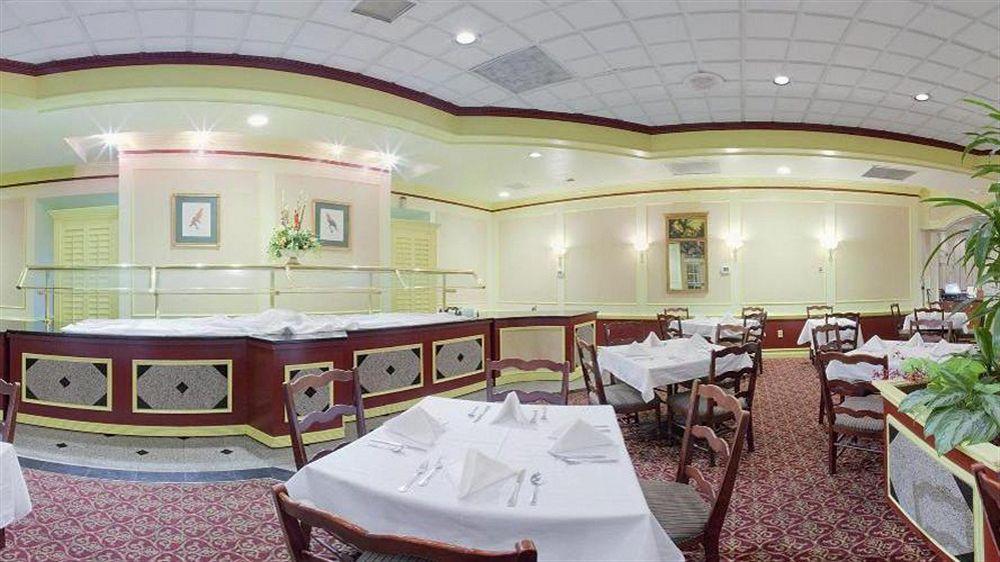 Ramada By Wyndham Gainesville Zewnętrze zdjęcie
