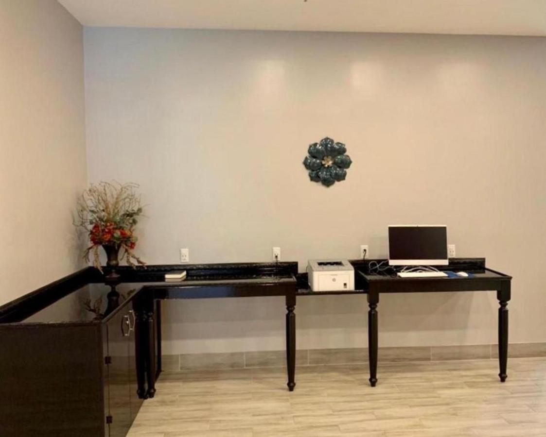 Ramada By Wyndham Gainesville Zewnętrze zdjęcie