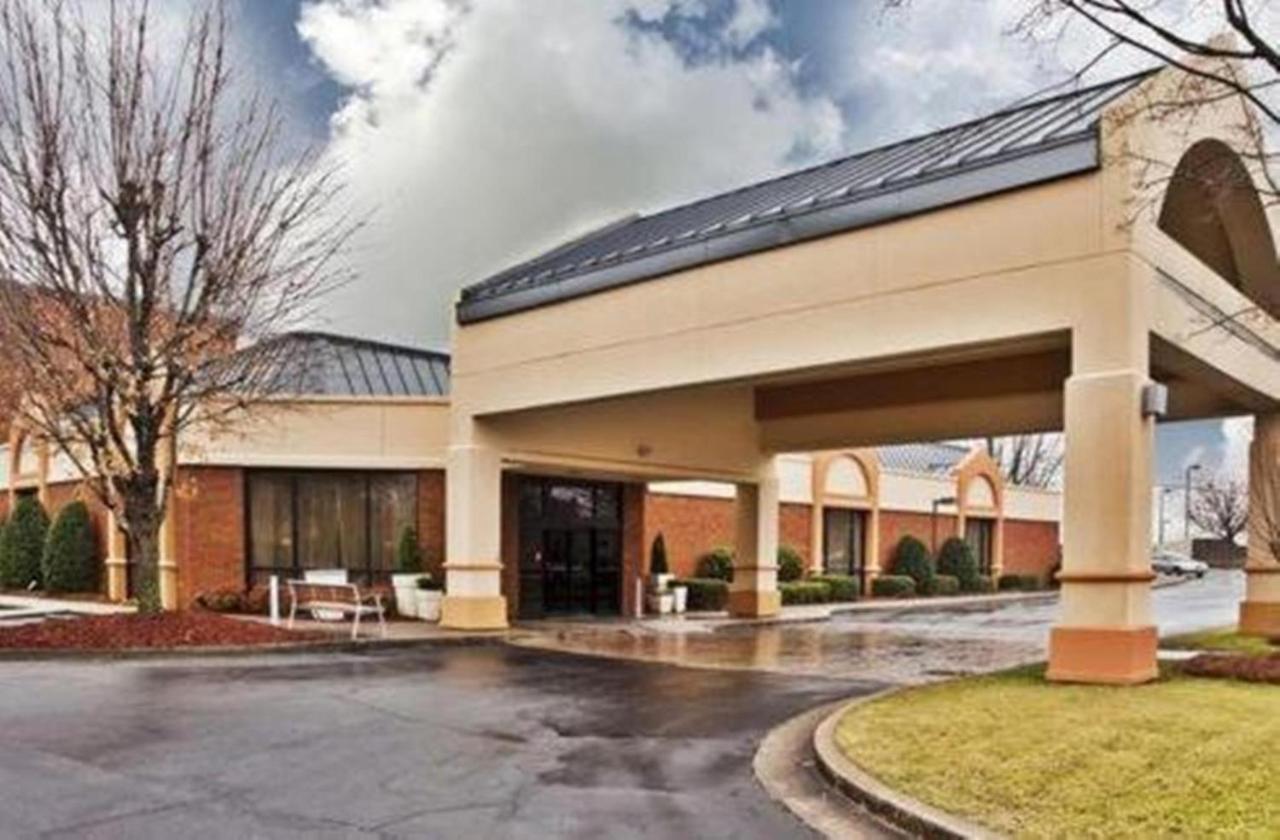 Ramada By Wyndham Gainesville Zewnętrze zdjęcie