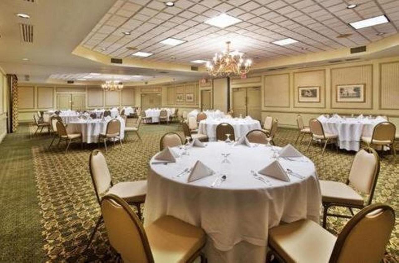 Ramada By Wyndham Gainesville Zewnętrze zdjęcie