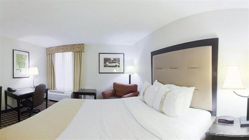 Ramada By Wyndham Gainesville Zewnętrze zdjęcie