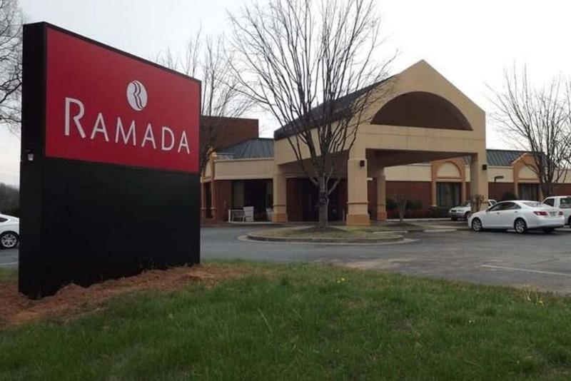 Ramada By Wyndham Gainesville Zewnętrze zdjęcie