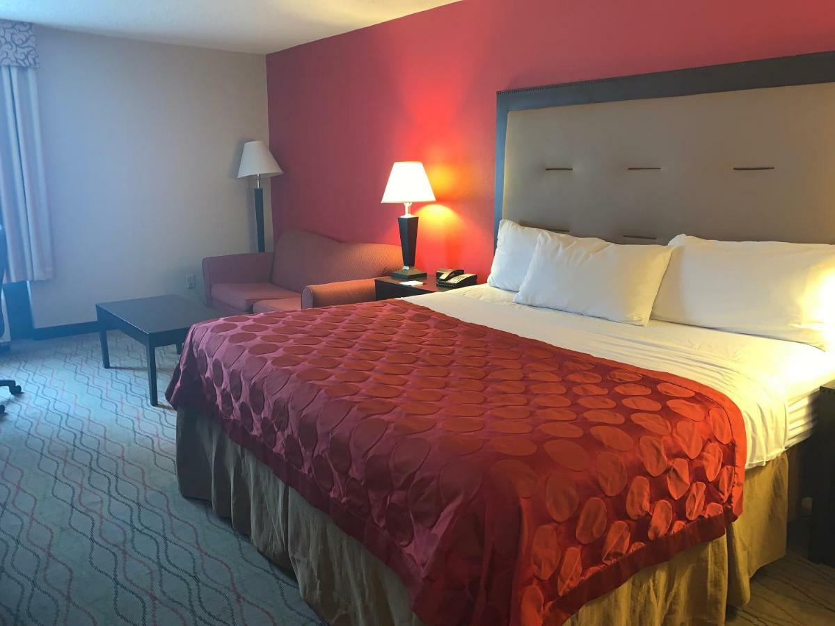 Ramada By Wyndham Gainesville Zewnętrze zdjęcie